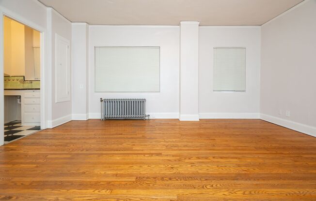 1 bed, 1 bath, 550 sqft, $1,300, Unit 405