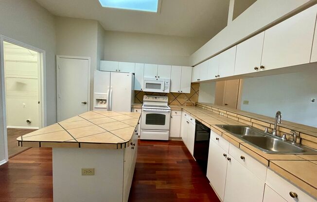 3 Bedroom 2 Bath Home in Pebble Creek Community!