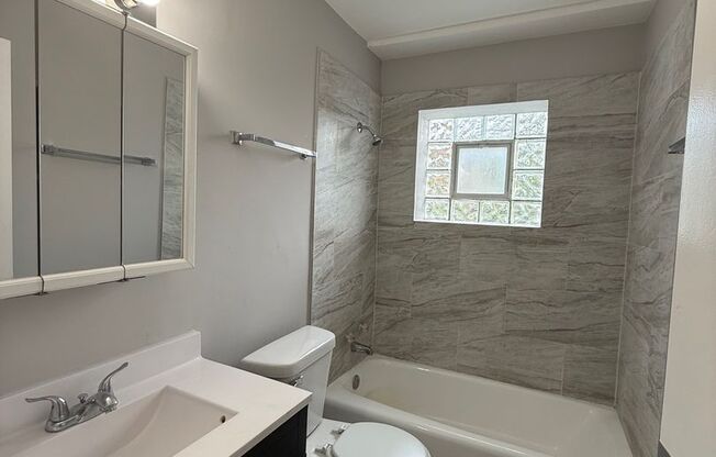 2 beds, 1 bath, 817 sqft, $1,500, Unit 3240 - 06