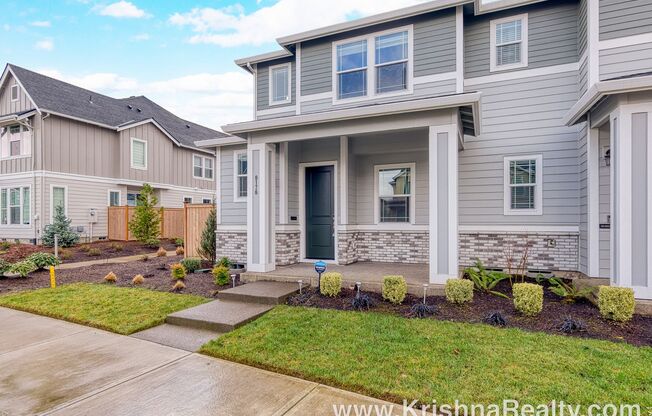 Beautiful 3-Bed | 2.5-Bath Townhome | Expansive Private Outdoor Space | Reeds Crossing