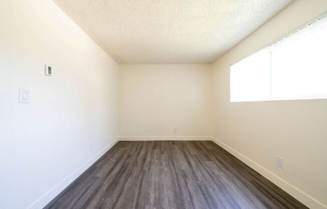 3 beds, 2 baths, 1,200 sqft, $2,900, Unit 633-35