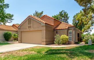 CHARMING 3 bed, 2 bath in Phoenix!