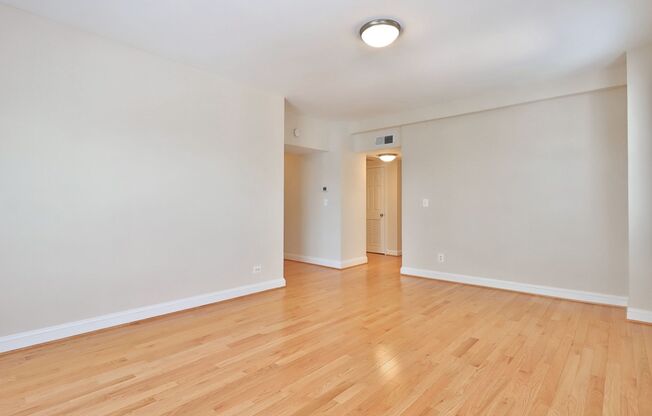 1 bed, 1 bath, 655 sqft, $3,190, Unit W510