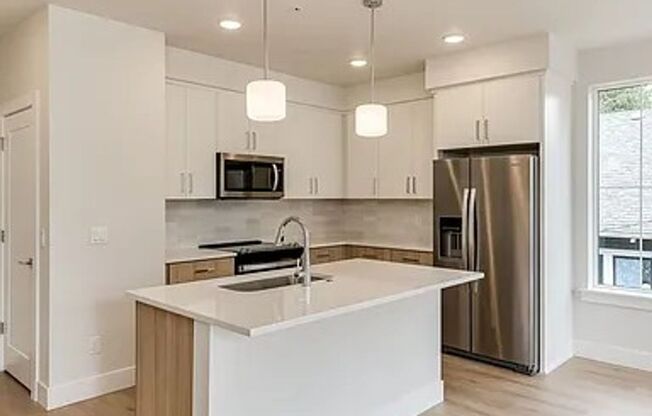 Albina Condominiums