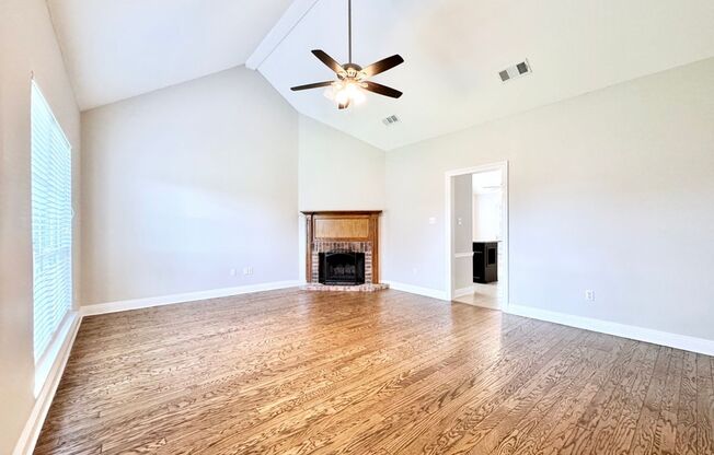 Serene 3BR Home in Peaceful Azalea Lakes