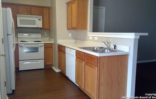 Townhouse near Medical Center in Gated Community