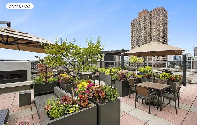 2 beds, 1 bath, 900 sqft, $5,000, Unit 3S