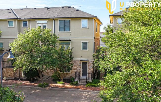 Charming 3-Bedroom Home, Walk to Shops & Entertainment in Prime Plano Location!