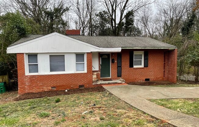 Charming 3 Bedroom Home Just Outside Uptown!