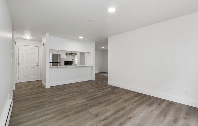 2 beds, 1 bath, 950 sqft, $1,925, Unit UNIT 2B