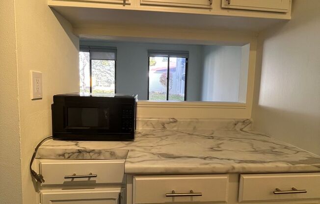 1 bed, 1 bath, 750 sqft, $1,195, Unit 165E