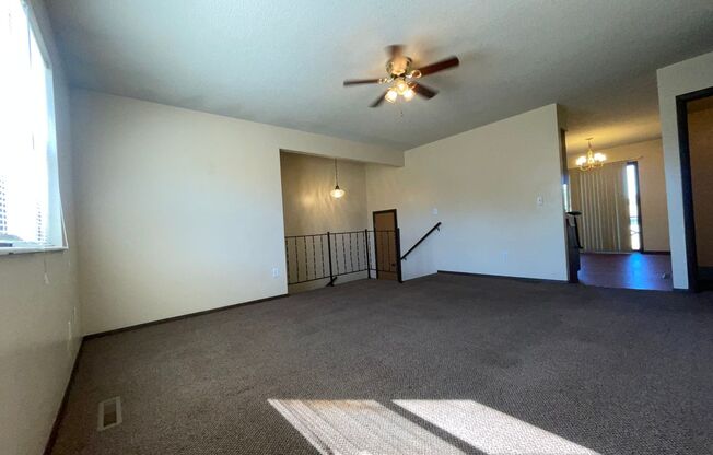 2 beds, 1 bath, $1,050