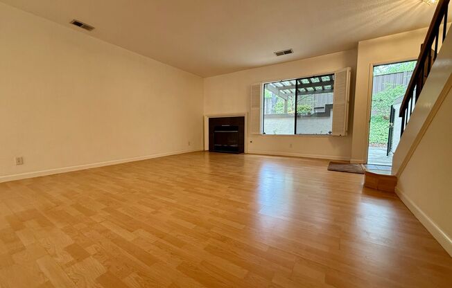 3 Bedroom 2.5 Bathroom Townhouse Near Downtown Walnut Creek  - Water & Garbage Included - Good Schools!