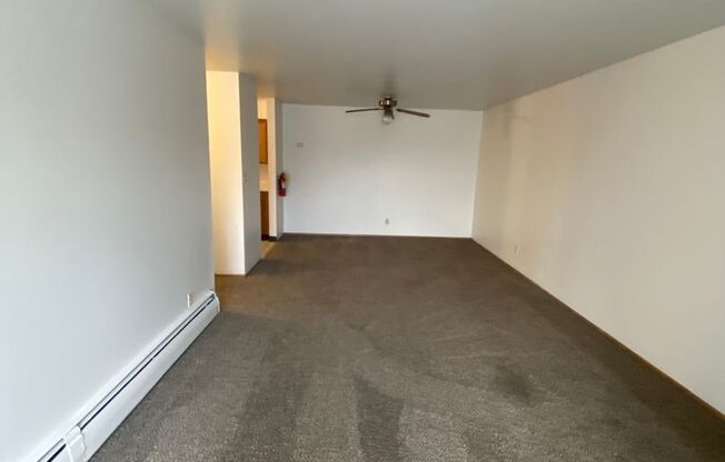 2 beds, 1 bath, 951 sqft, $1,299, Unit 5166 C15