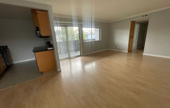 2 beds, 2 baths, 980 sqft, $3,035, Unit 819-34