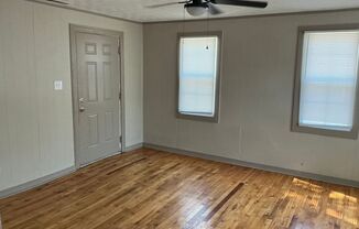 2 beds, 1 bath, $1,050