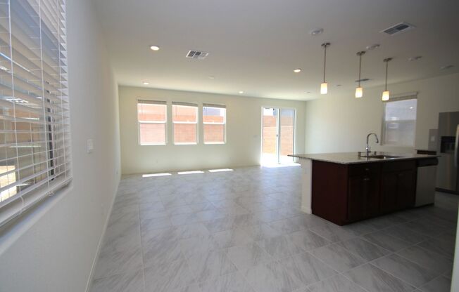 8145 SEMINARIO AVE