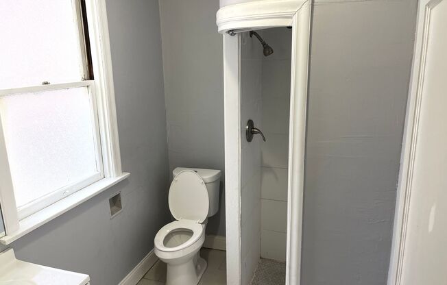Large Spacious 4 BR 1.5 BA Ready to be Called Home