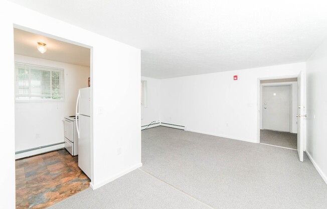 2 beds, 1 bath, 700 sqft, $925, Unit Unit 02B