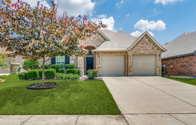 Beautiful 3 Bedroom with Bonus Media Room