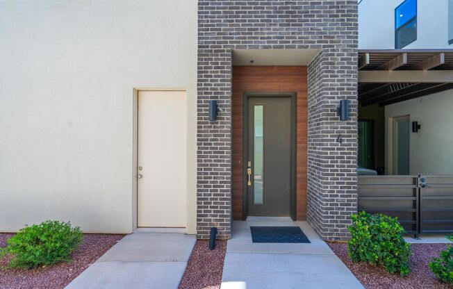 LUXURY GOLF COURSE CONDO (FURNISHED OR UNFURNISHED)