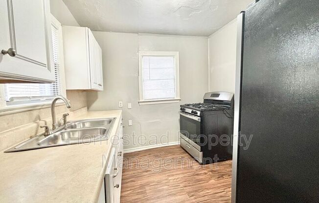 1709 N PAGE AVE