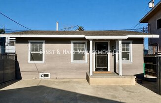 926 1/2 NEWPORT AVE