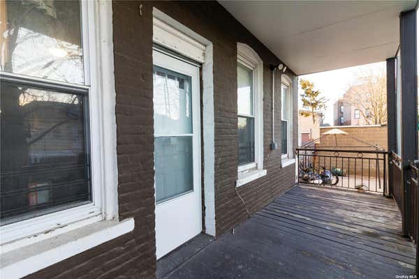 3 beds, 2 baths, $3,777