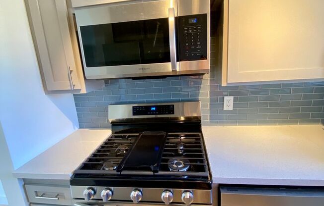 1 bed, 1 bath, 800 sqft, $2,195, Unit #55