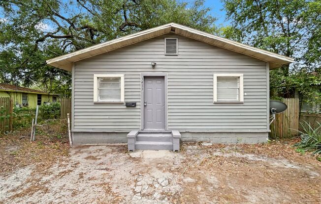 Updated and Move-In Ready in Prime Tampa Location! 4bed | 1bath