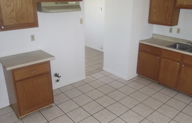 3 beds, 2 baths, $1,175