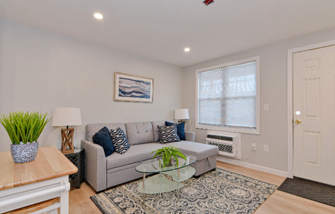 528 OCEAN BLVD