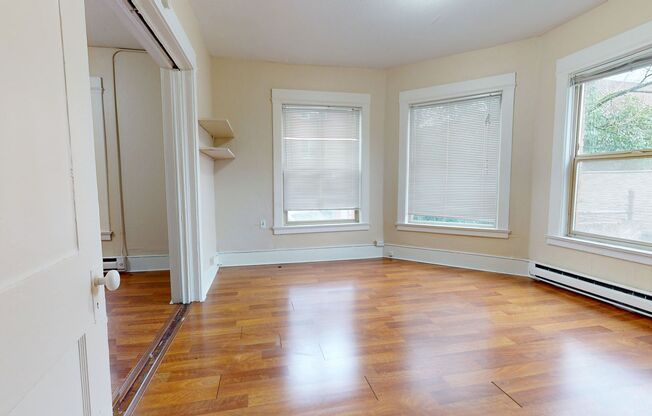 2 beds, 1 bath, $2,445, Unit 209