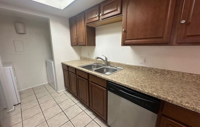 3 beds, 2 baths, $1,699, Unit # 113
