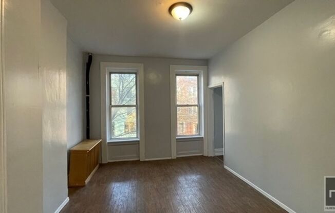 3 beds, 1 bath, $3,027, Unit 2