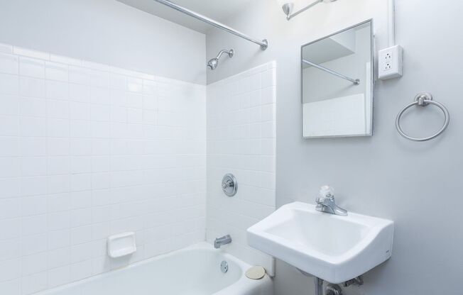 1 bed, 1 bath, 593 sqft, $1,200, Unit 506