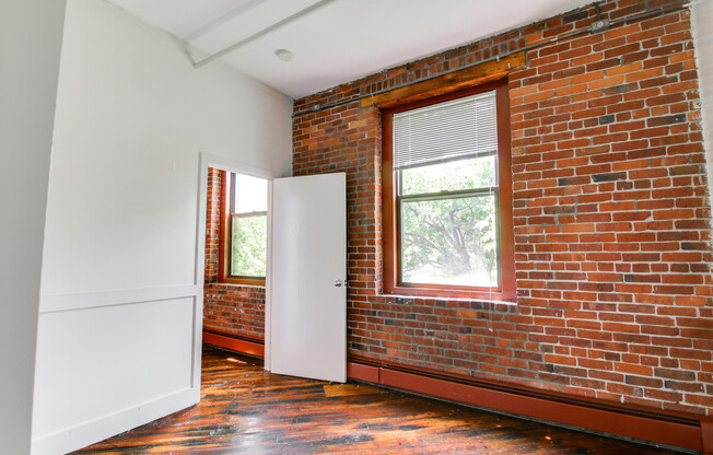 2 beds, 1 bath, 1,100 sqft, $4,400, Unit E214