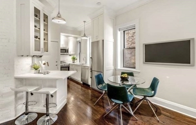 382 Commonwealth Ave 23