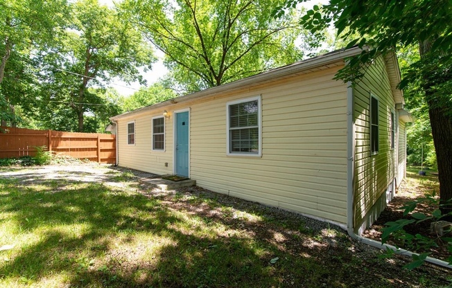 Cute and Cozy 2 bd/1 bath Home in Madison!