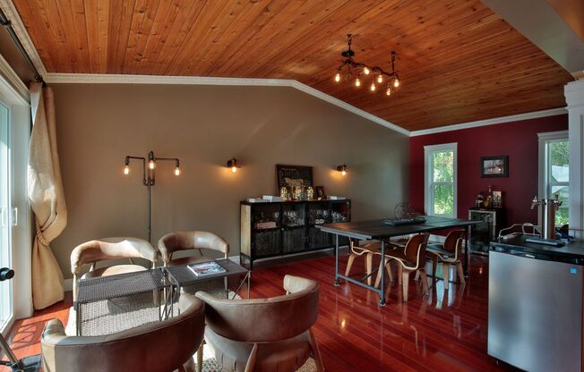 Richmond Beach Hideaway – Private & Serene