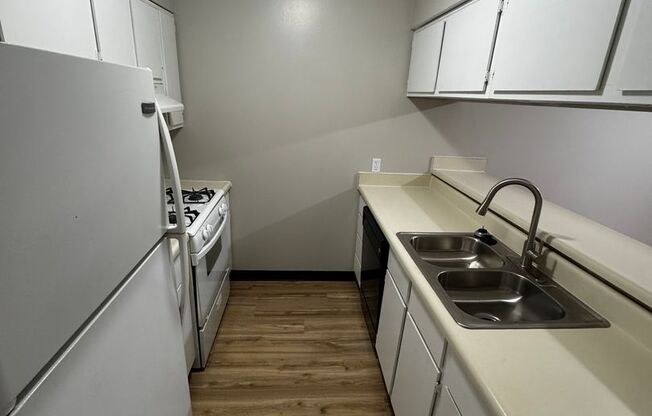 1 bed, 1 bath, 755 sqft, $1,029, Unit 6006H