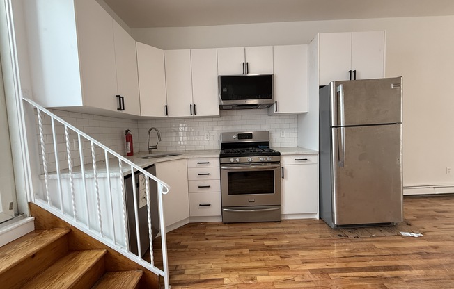 489 4 AVE