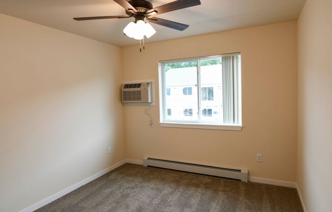 2 beds, 1 bath, 927 sqft, $1,460, Unit OS 4127-201