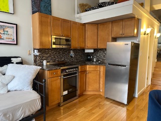 1 bed, 1 bath, $2,700, Unit 332