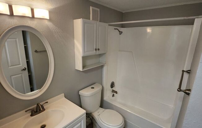 1 bed, 1 bath, 700 sqft, $1,150, Unit Unit 19
