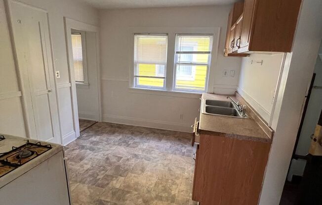 4 beds, 1 bath, $1,795