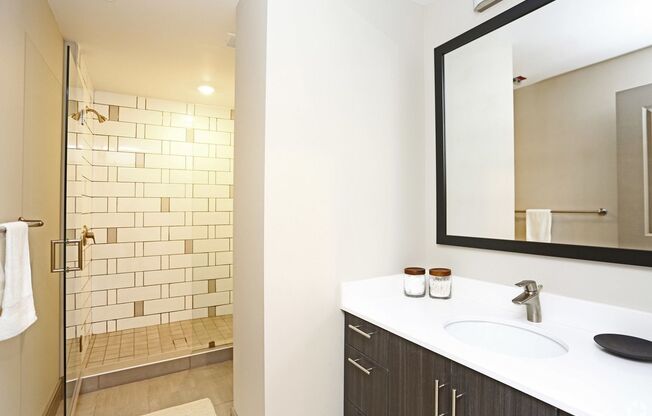 2 beds, 2 baths, 1,356 sqft, $2,712, Unit 511
