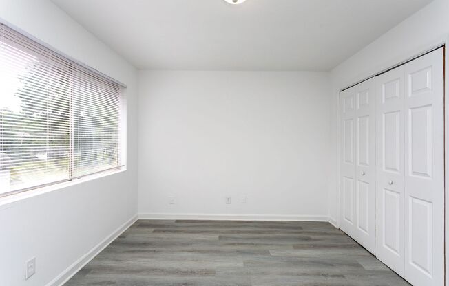 2 beds, 1.5 baths, 1,100 sqft, $980, Unit 103J