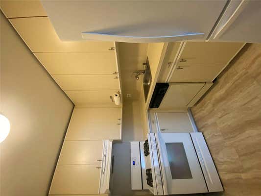 1 bed, 1 bath, 800 sqft, $2,300, Unit C