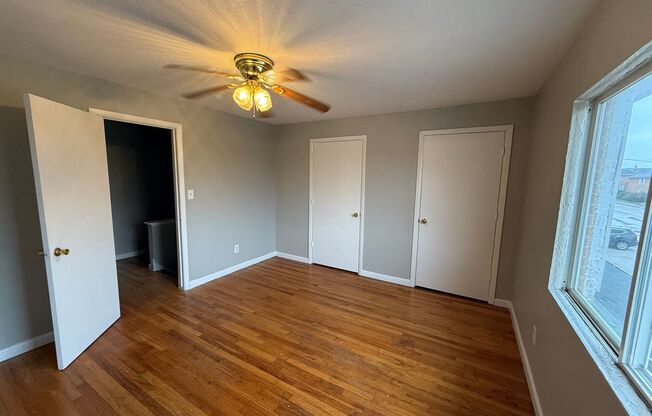 2 beds, 1.5 baths, $900, Unit APARTMENT 5F